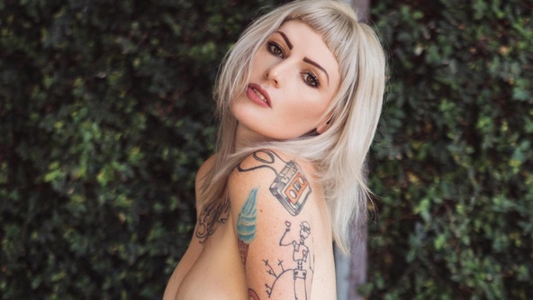 Suicide Girls Set of the day with doce  Siterip