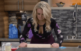 MrSkin Emily Osment in Young & Hungry is All You Need  Siterip Videoclip