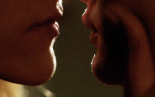 MrSkin Emma Kenney & Perry Mattfeld Share a Sensual Kiss in in Shameless  WEB-DL Videoclip Siterip RIP