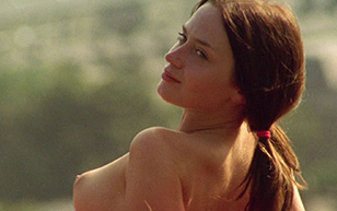 MrSkin Nudes from Mary Poppins Star Emily Blunt!  Siterip Videoclip Siterip RIP